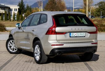 Volvo XC60 2.0 T8 Momentum AWD - 7