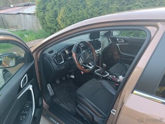 Predam Kia ceed 1,5 GDTI 118kw gold ročník 5/2023 - 7