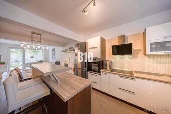 NA PREDAJ - Krásny 5 izbový rodinný dom s svojgarážou v Bern - 7