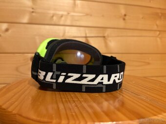 Lyžiarska prilba a okuliare - 7