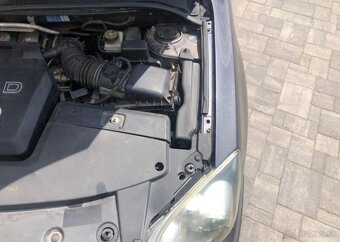 Toyota Avensis 2.0 D-4D nafta manuál 93 kw - 7