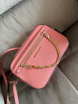 Michael Kors ruzova kabelka - 7