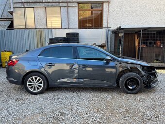 Renault Megane 1.6 16v 2017 43000km POJAZDNÉ - 7