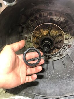 Predám prevodovku ZF 6HP28 e60 535d 210kw - 7