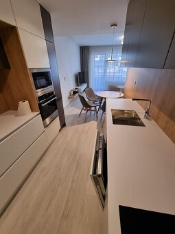 Krásny 2 izbový byt rezidencia Pri Radnici, centrum - 7
