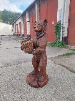 Medveď so súdkom medu - 7