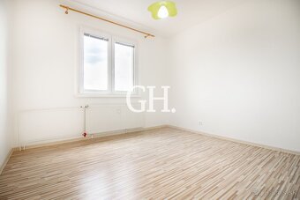 NA PREDAJ 3-izbový byt s loggiou na 8. poschodí – ulica Ľudv - 7