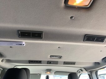 Opel Vivaro 2.5 CDTI - 7