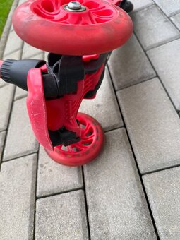 Kolobežka Ferrari shell - 7