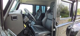 Land Rover Defender - 7