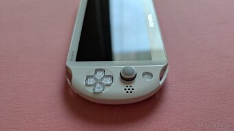 PS Vita 2000 white - 7