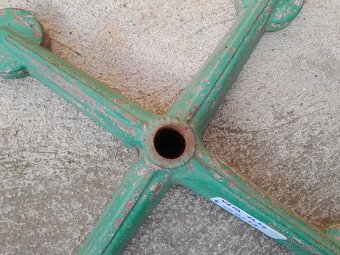 Liatinový stojan na slnečník-dáždnik. - 7