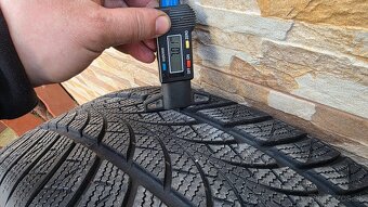Predám 4xzimné pneumatiky Triangle 225/55r17 - 7