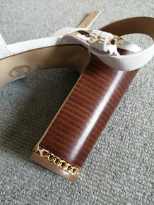 Kožené sandále na platforme Michael Kors veľ 38,5 - 7