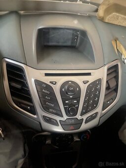 Rozpredam Ford Fiesta - 7