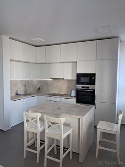For Rent: 1-Bedroom Apartment - 7