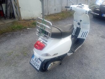 Predám skúter-moped Vespa 125 - 7