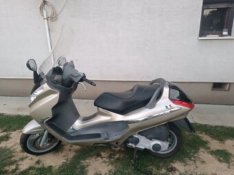 Piaggio X8 - 7