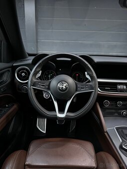 Alfa Romeo Stelvio Q4 - 7