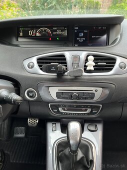 Renault Mégane Scénic 1.5dCi X-MOD - 7