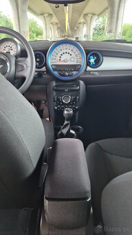 Mini Cooper 1.6 i 90kw M6 mozna vymena - 7