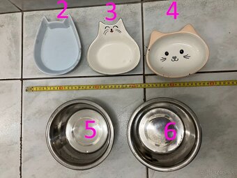 Mačacia toaleta a misky na krmivo - 7