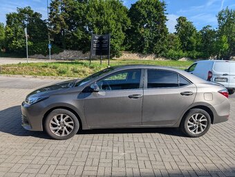 Toyota Corolla sedan, hnedo-šedá metalíza - 7