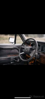 Lincoln Towncar - 7