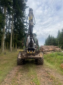 John Deere 810D - 7