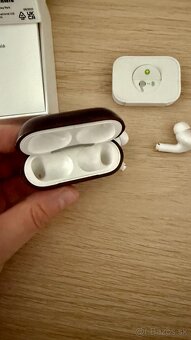 Apple AirPods Pro 2022 + Nomad Leather Case Brown - 7