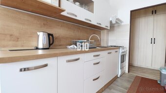 Na prenájom 3 izbový veľkometrážny byt Nováková ulica - 7