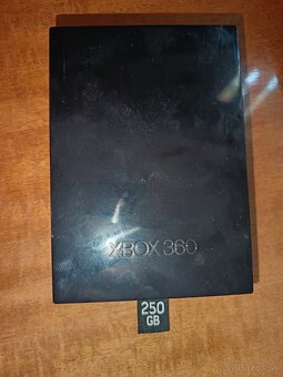 Xbox 360 S s 250gb 2 ovládače - 7