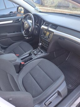 Predám ŠKODA SUPERB 2 facelift combi - 7