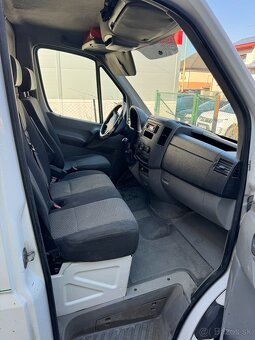 Predám VW CRAFTER rv 2012, 2,0TDi bi turbo 120kw - 7