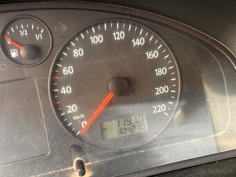 Volkswagen Transporter T5 1.9 TDI 6-Míst Tažné - 7