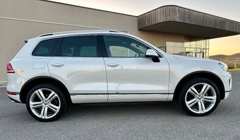 VW Touareg 3.0 TDI V6 221 kW R-Line – vzduch, Webasto, pano - 7
