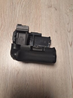 Canon eos 600d + Panasonic hcx 920 - 7