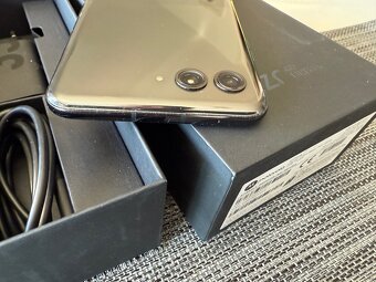 Predam Motorola Razr 40 Ultra 256Gb Cierna - 7