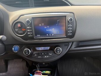 Toyota Yaris Hibrid 1.5 - 7
