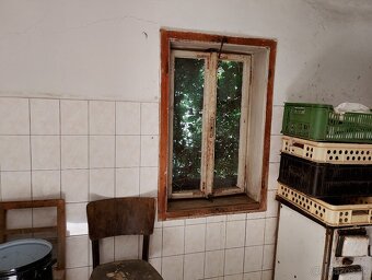 Dom alebo chalupa pod horou v okr. Poltár. - 7