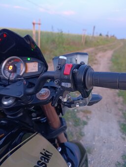 Kawasaki Z750R - 7