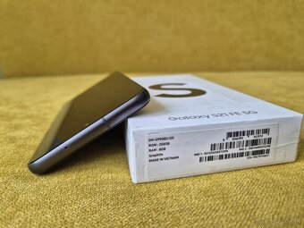 Samsung Galaxy S21 FE 5G – 8/256GB
- 7