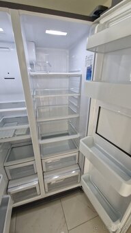 Chladnička s mrazničkou Samsung RSQ1VTMG1 - 7