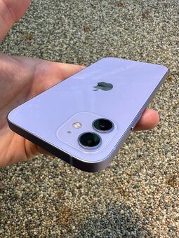 iPhone 12 - baterie 94% - 7