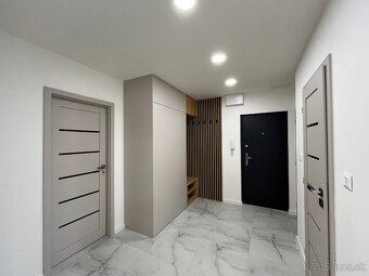 KOMPLETNÁ REKONŚTRUKCIA MODERNÝ 3 IZBOVÝ BYT S LOGGIOU - 7