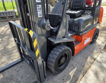 Vysokozdvižný vozík NISSAN UD02A25PQ LPG - 7