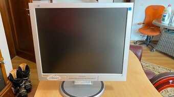 Predám zachovalé LCD monitory - 7