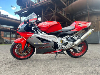 Aprilia RSV 1000 R - 7