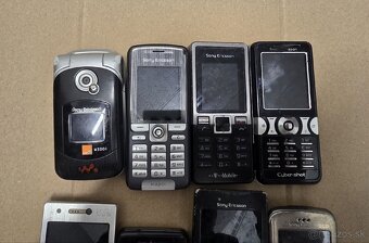 Mix telefónov Sony Ericsson tlačidlové - 7