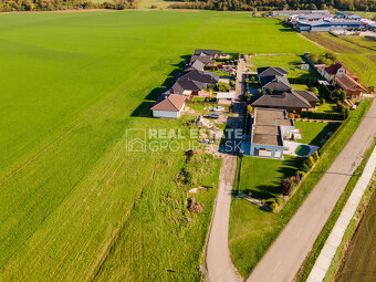 KVALITNÉ BÝVANIE - 4IZ BUNGALOVY NA SLNEČNOM POZEMKU - BELU - 7